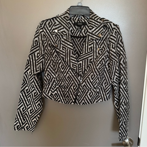 Forever 21 Black and White Patterned Geometric Jacket - Picture 1 of 7